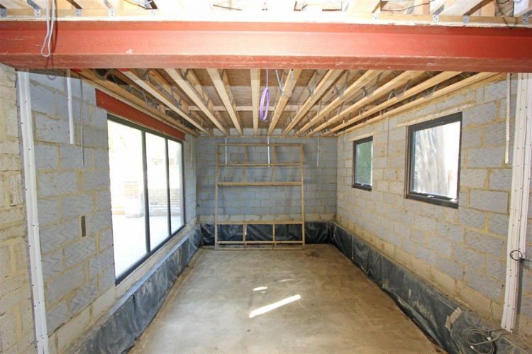 Images for Glebe Hyrst, South Croydon