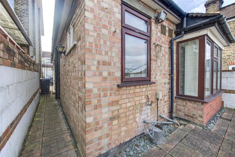 Images for Broomhall Road, South Croydon
