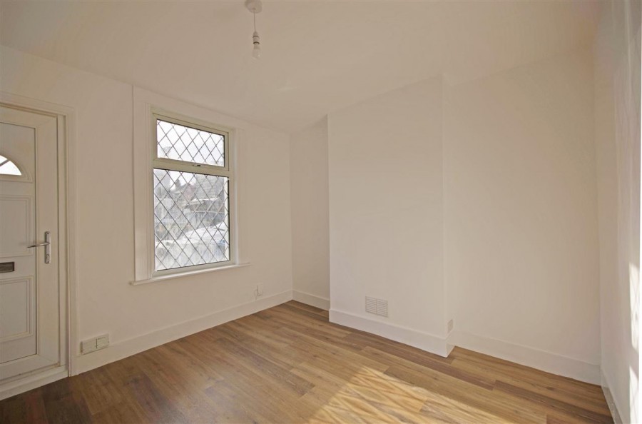 Images for Rolleston Road, South Croydon EAID:TT BID:JDE1