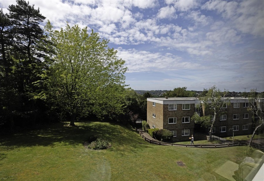 Images for Reddington Close, Sanderstead EAID:TT BID:JDE1