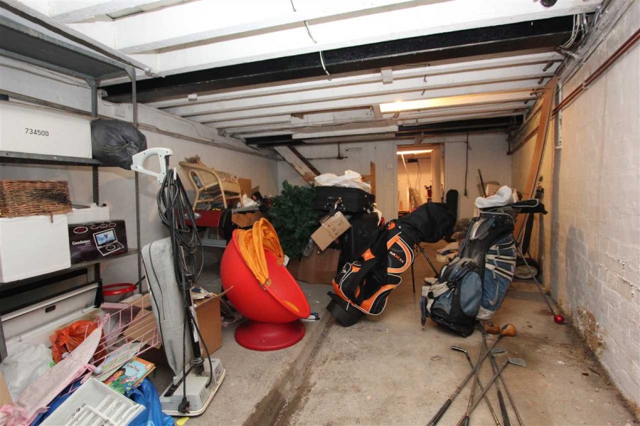 Images for Sanderstead Road, South Croydon EAID:TT BID:JDE1