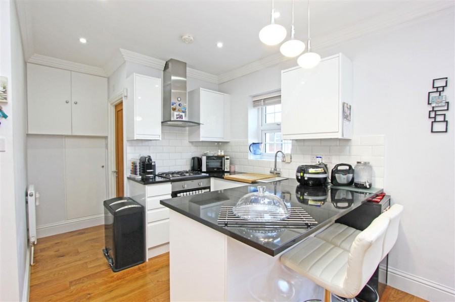 Images for Brighton Road, South Croydon EAID:TT BID:JDE1