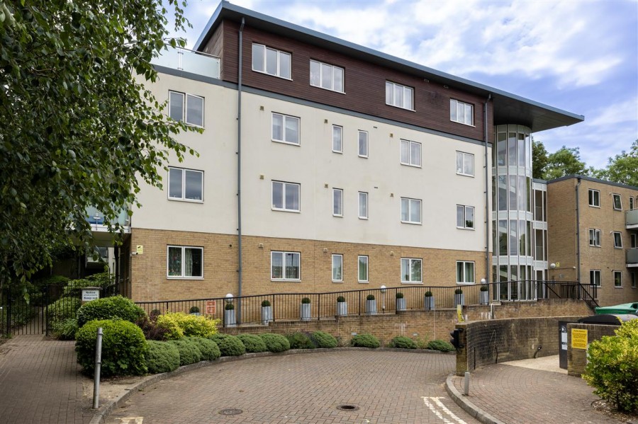 Images for Vantage Point, 174 Sanderstead Road, South Croydon EAID:TT BID:JDE1