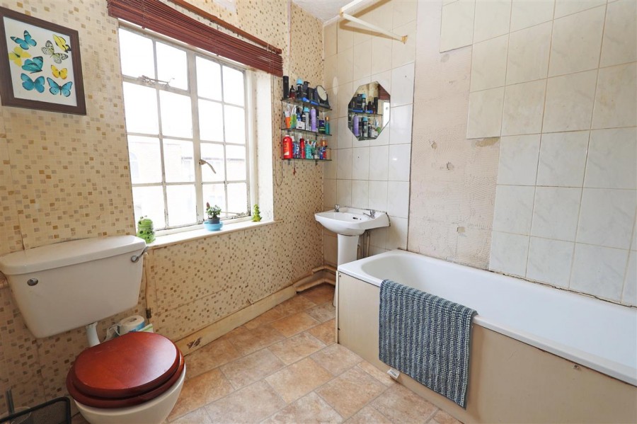 Images for Kingsdown Court, South Croydon EAID:TT BID:JDE1