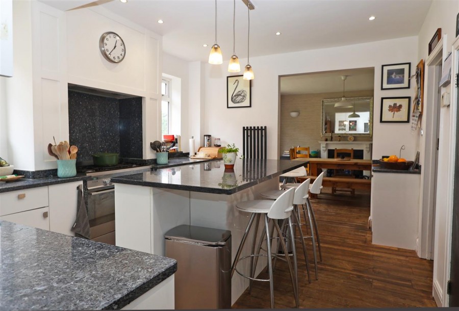 Images for Whitgift Avenue, South Croydon EAID:TT BID:JDE1