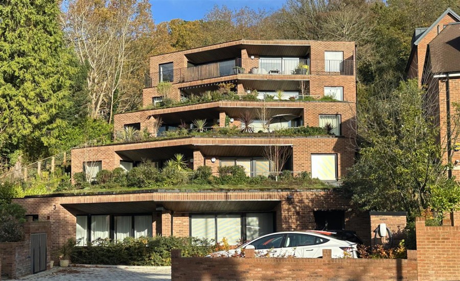 Images for Green Valley Apartments, 3 Ballards Farm Road, South Croydon EAID:TT BID:JDE1