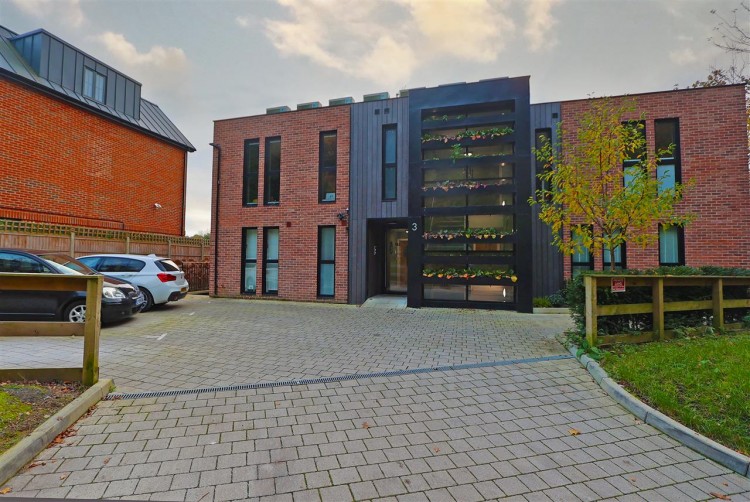 Images for Green Valley Apartments, 3 Ballards Farm Road, South Croydon