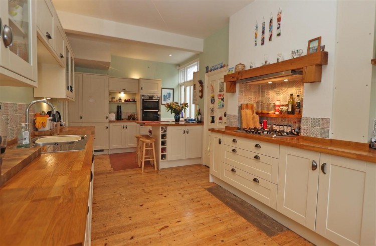 Images for Heathhurst Road, South Croydon