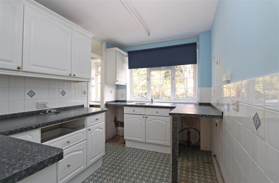Images for The Hey, 230 Sanderstead Road, South Croydon EAID:TT BID:JDE1