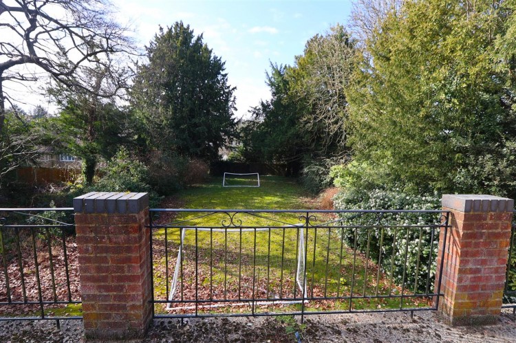 Images for The Hey, 230 Sanderstead Road, South Croydon