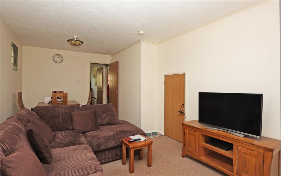 Images for Rosamund Close, South Croydon EAID:TT BID:JDE1