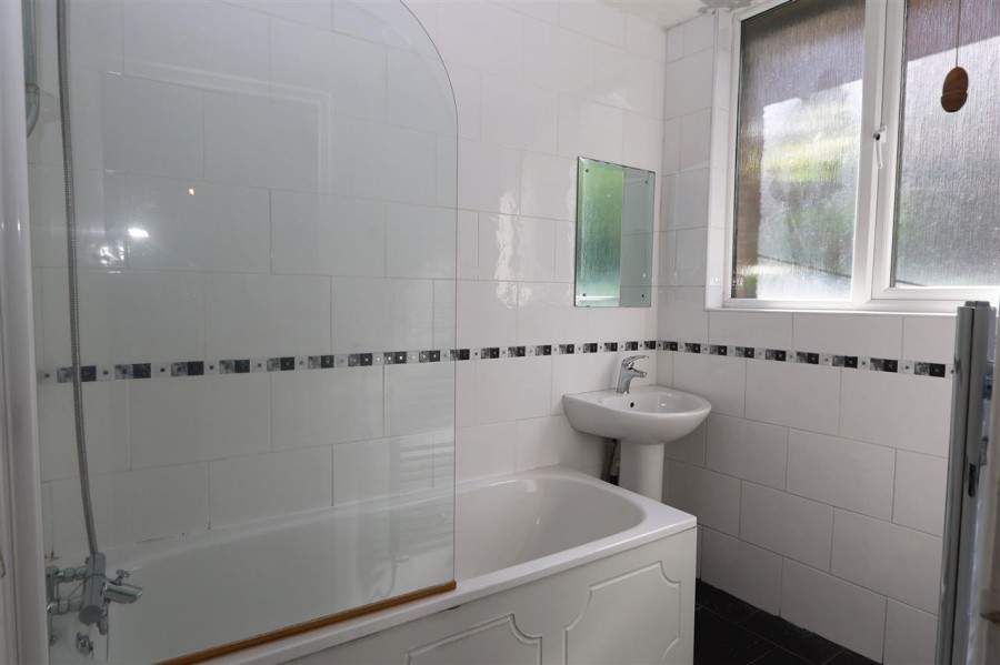 Images for Sanderstead Road, South Croydon EAID:TT BID:JDE1