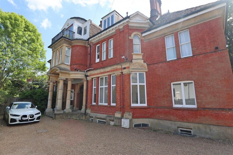 Images for Sherwood Oaks, 13 Frensham Road, Kenley