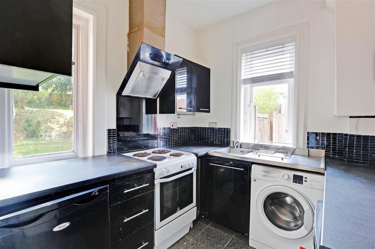 Images for Sherwood Oaks, 13 Frensham Road, Kenley