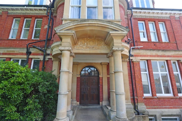 Images for Sherwood Oaks, 13 Frensham Road, Kenley