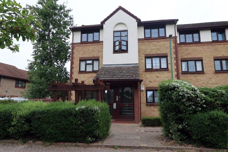 Images for Foxglove Way, Croydon
