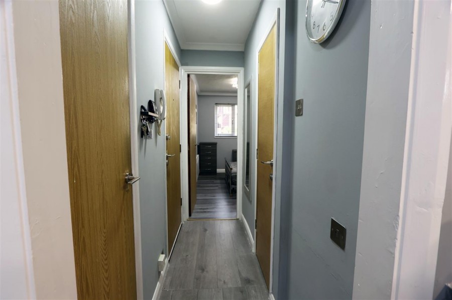 Images for Foxglove Way, Croydon EAID:TT BID:JDE1