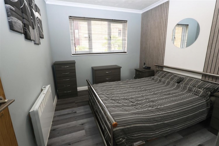 Images for Foxglove Way, Croydon