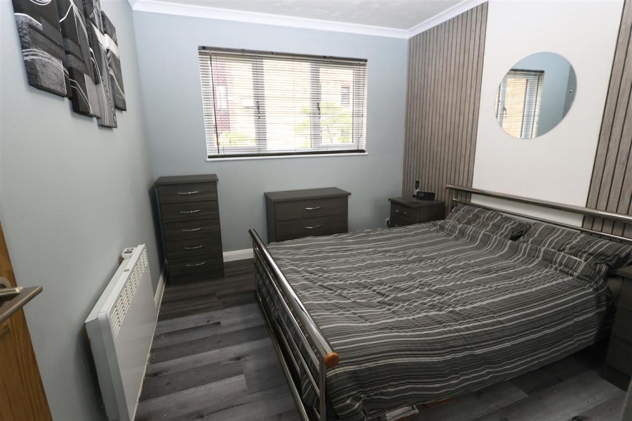 Images for Foxglove Way, Croydon EAID:TT BID:JDE1