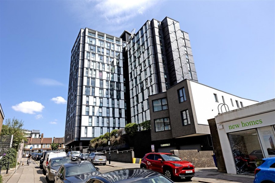 Images for Centrillion Point, 2 Mason's Avenue, Croydon EAID:TT BID:JDE1