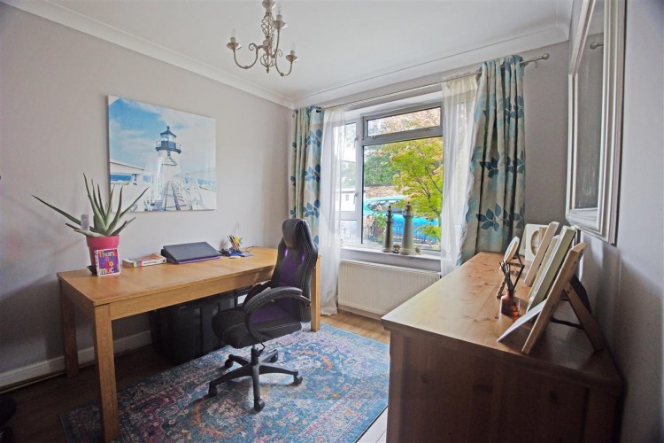 Images for Bensham Lane, Croydon