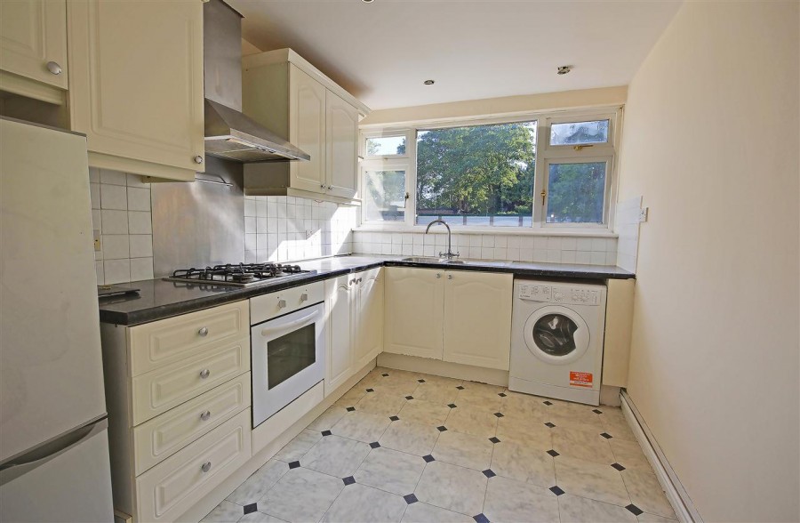 Images for The Crescens, 120 Sanderstead Road, South Croydon EAID:TT BID:JDE1