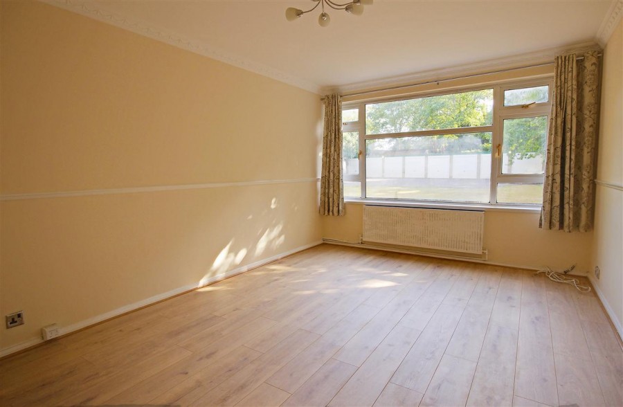 Images for The Crescens, 120 Sanderstead Road, South Croydon EAID:TT BID:JDE1