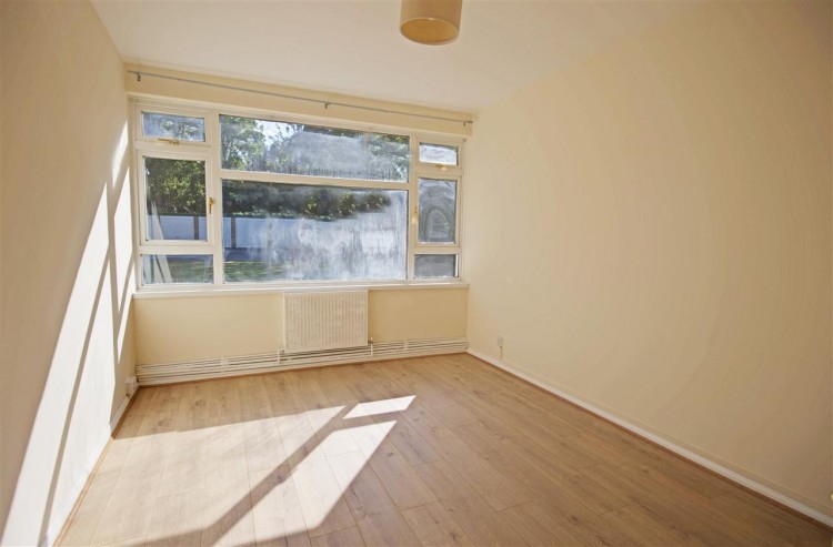 Images for The Crescens, 120 Sanderstead Road, South Croydon