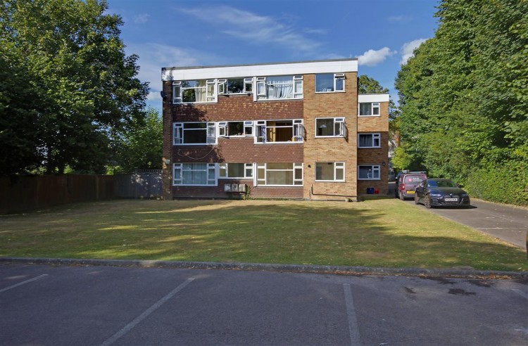 Images for The Crescens, 120 Sanderstead Road, South Croydon