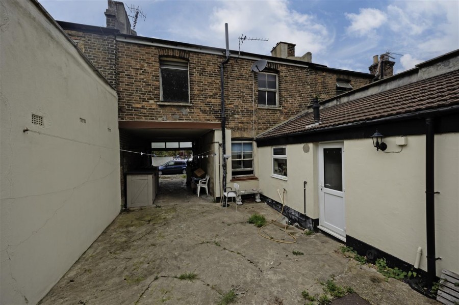 Images for Bynes Road, South Croydon EAID:TT BID:JDE1