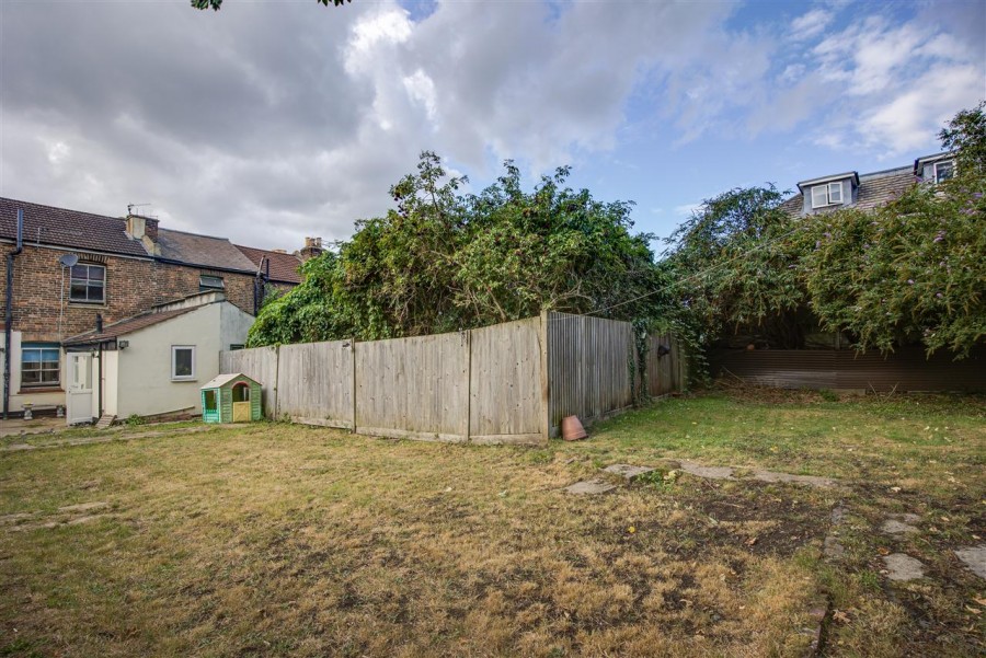 Images for Bynes Road, South Croydon EAID:TT BID:JDE1