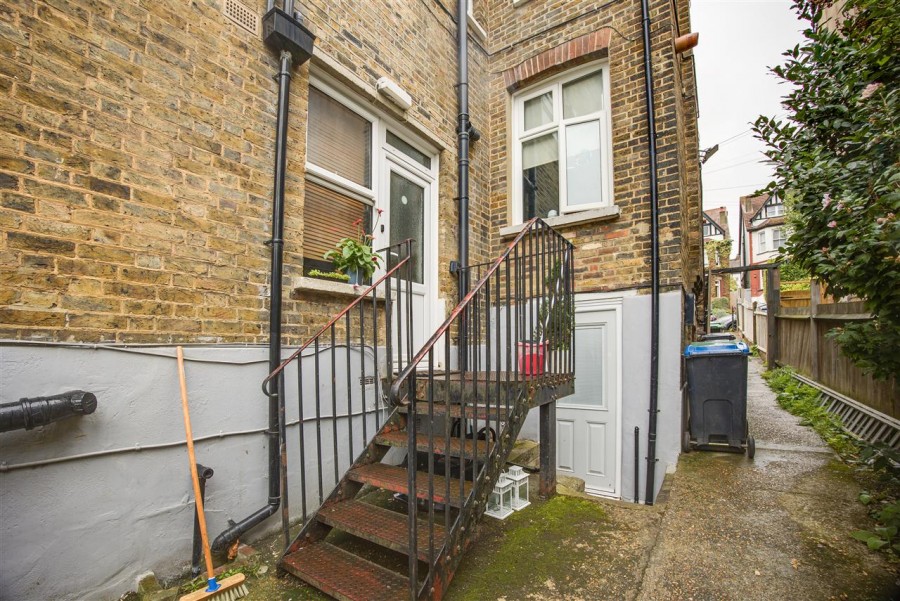 Images for Avondale Road, South Croydon EAID:TT BID:JDE1