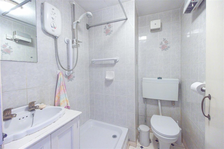 Images for Chestnut Grove, South Croydon EAID:TT BID:JDE1