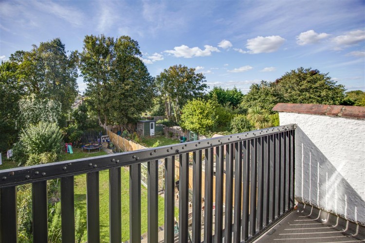 Images for Mayfield Road, South Croydon