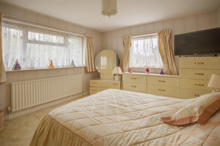 Images for Hollingsworth Road, Croydon