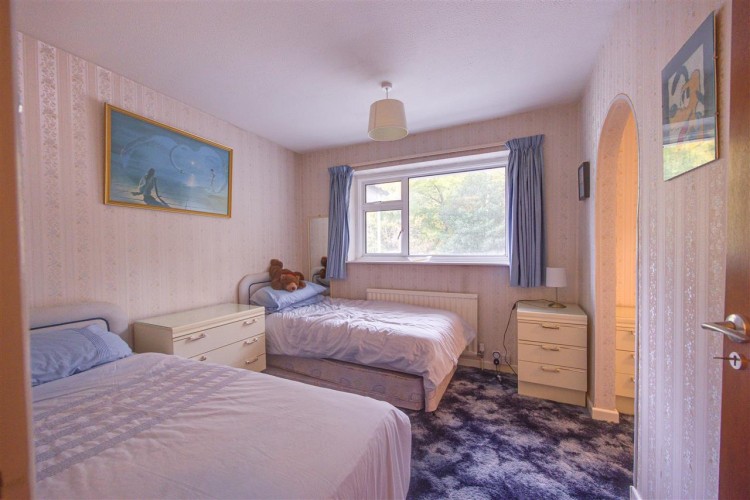 Images for Hollingsworth Road, Croydon