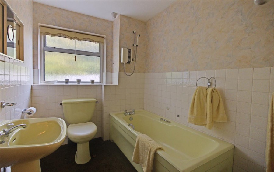 Images for Hollingsworth Road, Croydon EAID:TT BID:JDE1