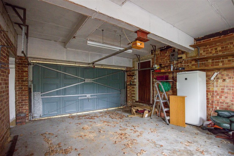 Images for Hollingsworth Road, Croydon