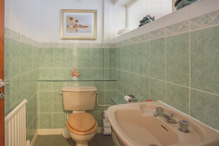 Images for Hollingsworth Road, Croydon EAID:TT BID:JDE1