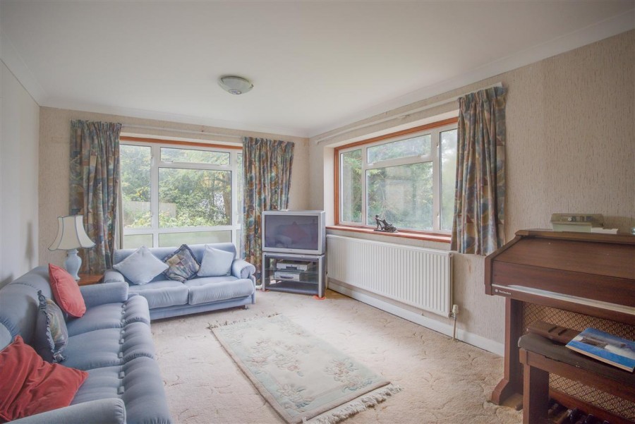 Images for Hollingsworth Road, Croydon EAID:TT BID:JDE1