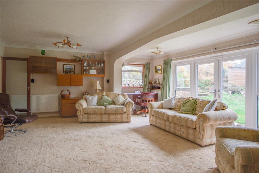 Images for Hollingsworth Road, Croydon EAID:TT BID:JDE1