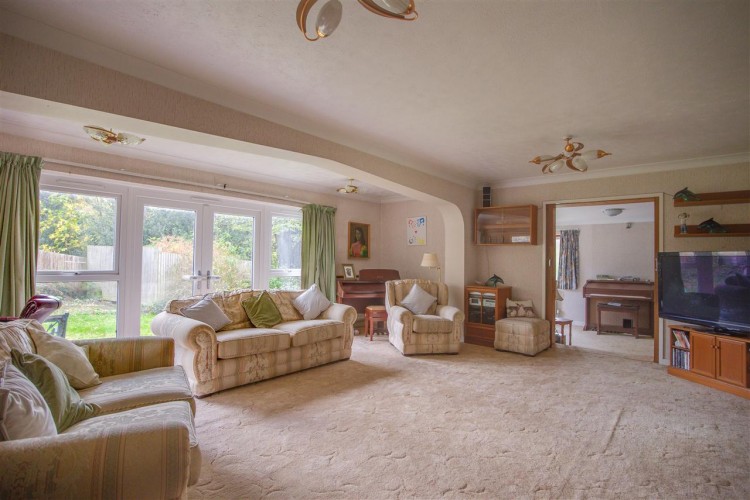 Images for Hollingsworth Road, Croydon