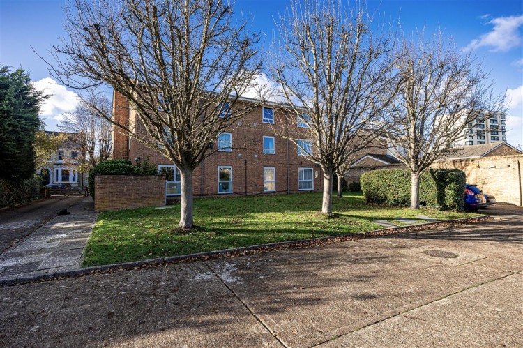 Images for Barham Court, 8-10 Barham Road, South Croydon