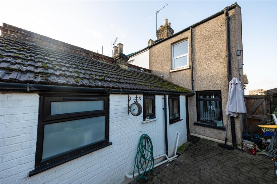 Images for Bynes Road, South Croydon EAID:TT BID:JDE1