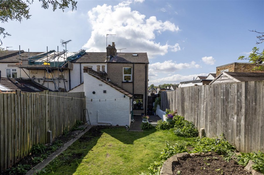 Images for Bynes Road, South Croydon EAID:TT BID:JDE1