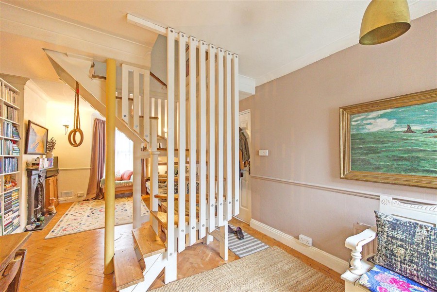 Images for Bynes Road, South Croydon EAID:TT BID:JDE1