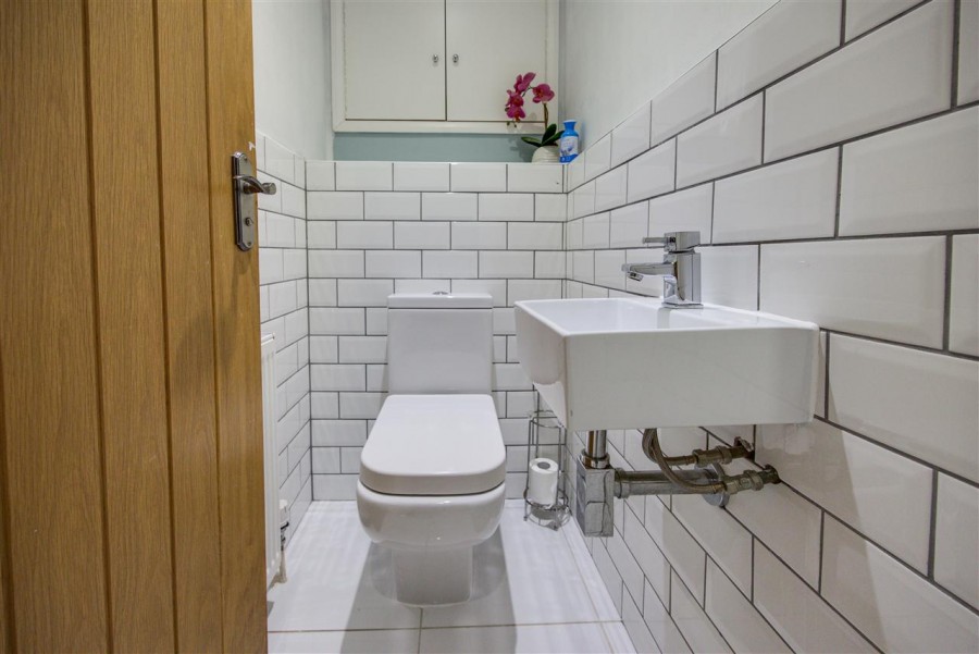 Images for Hollingsworth Road, South Croydon EAID:TT BID:JDE1