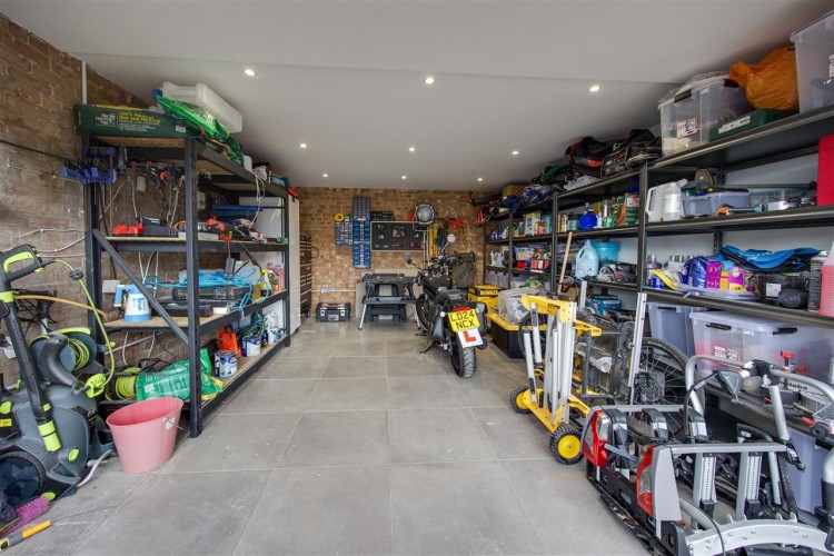 Images for Hollingsworth Road, South Croydon