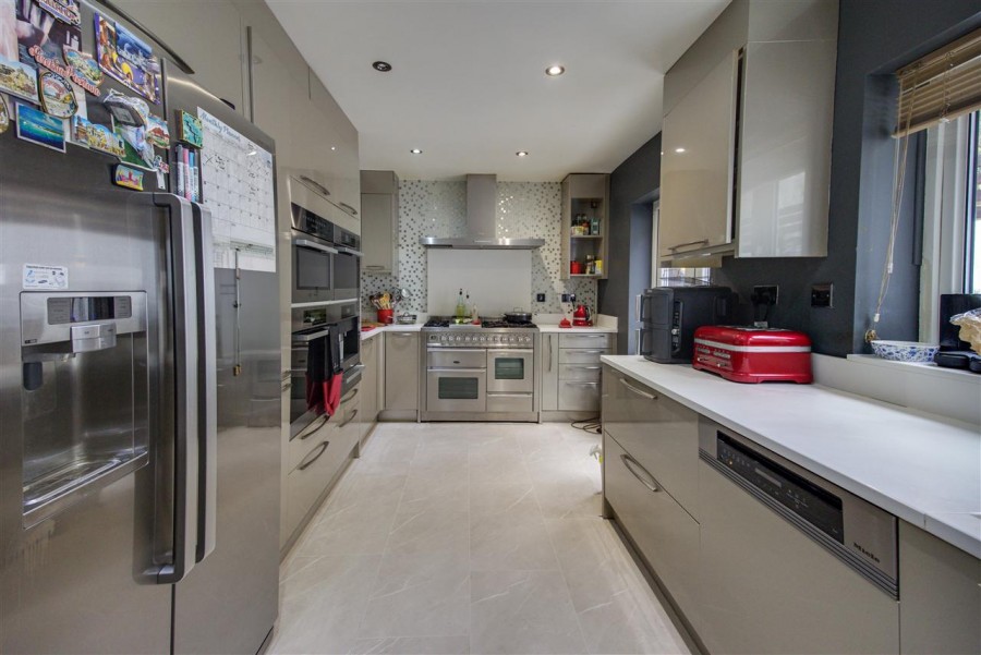 Images for Hollingsworth Road, South Croydon EAID:TT BID:JDE1