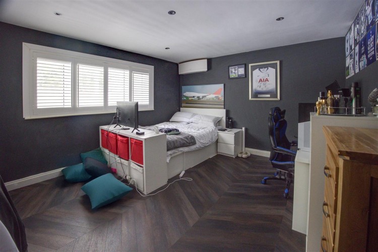 Images for Hollingsworth Road, South Croydon